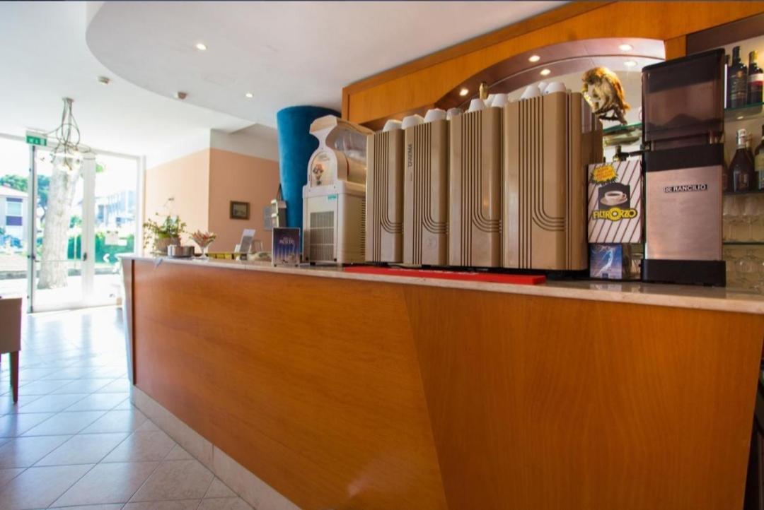Hotel Villa Vera Rimini Kültér fotó