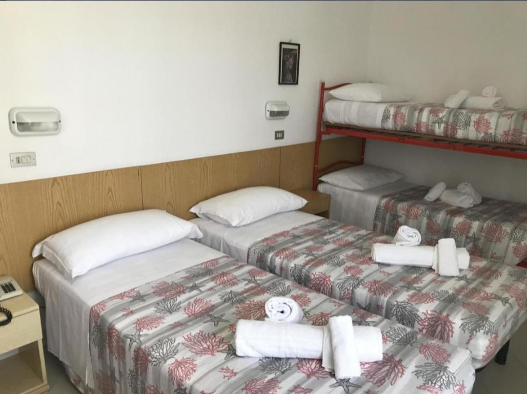 Hotel Villa Vera Rimini Kültér fotó