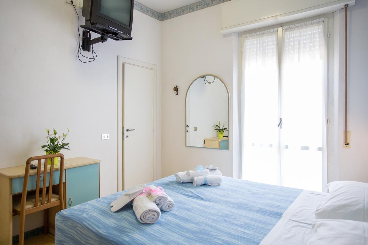 Hotel Villa Vera Rimini Kültér fotó