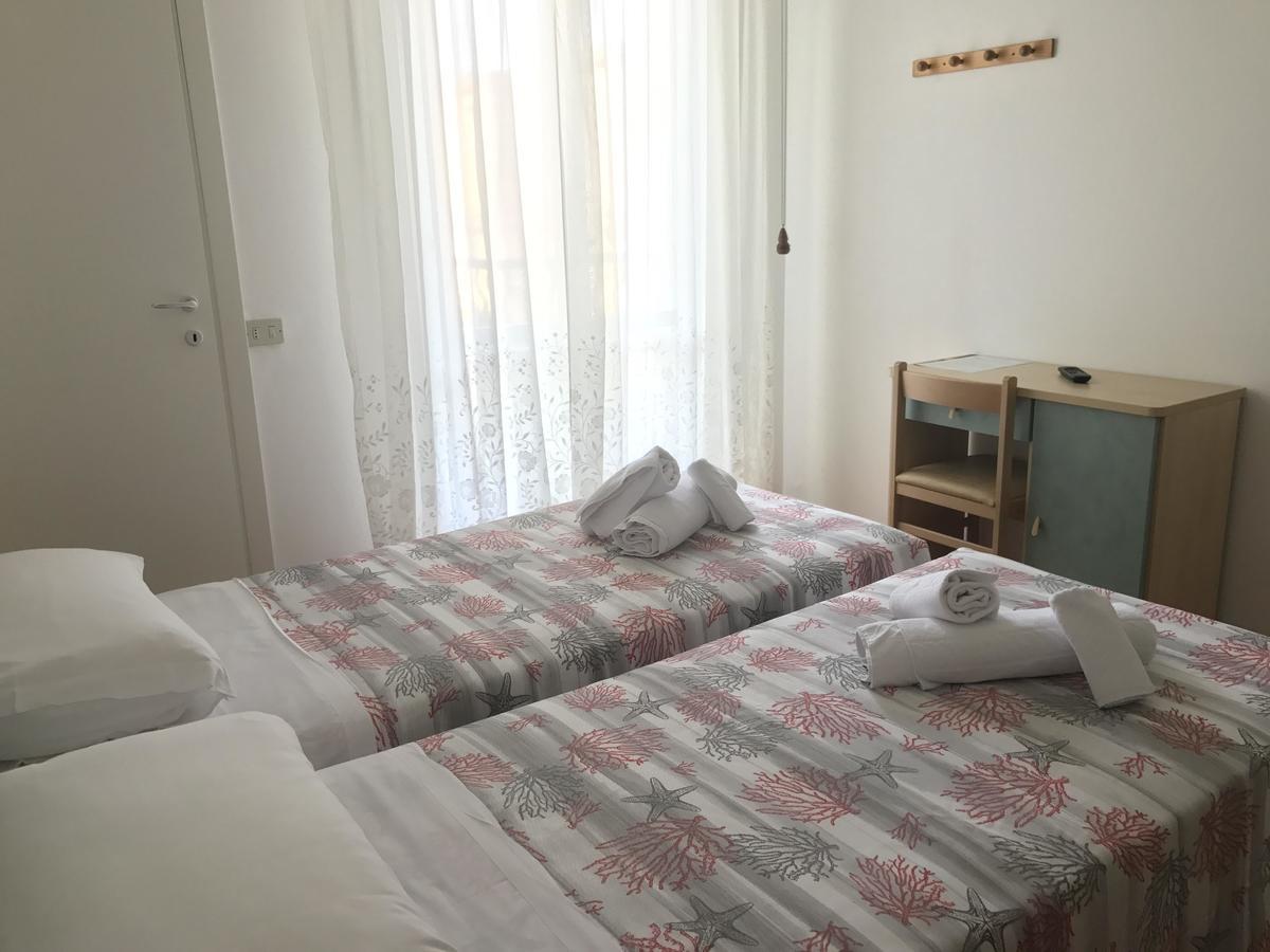 Hotel Villa Vera Rimini Kültér fotó