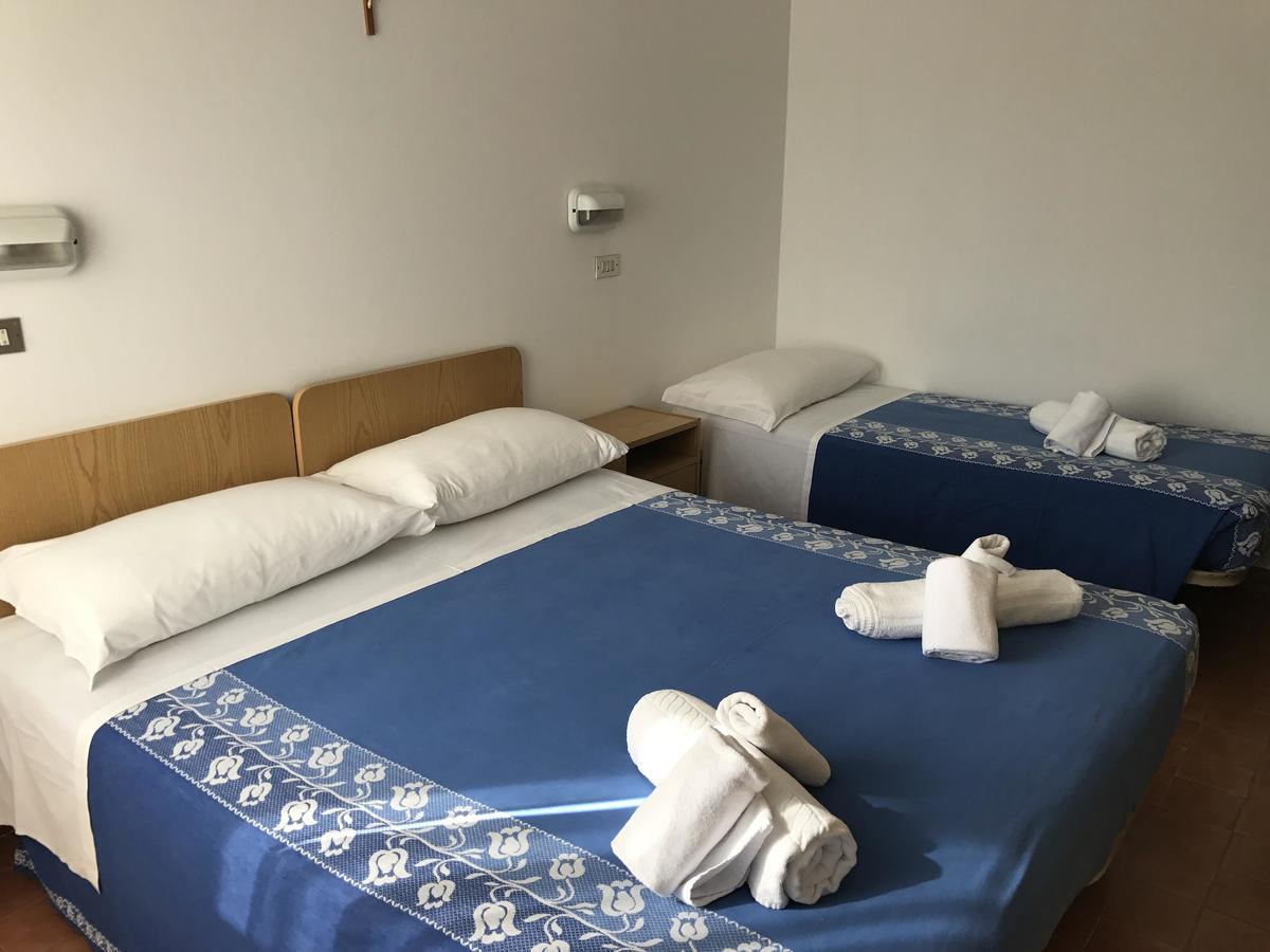 Hotel Villa Vera Rimini Kültér fotó
